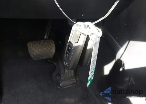 2019 Toyota Yaris Le z USA, uszkodzony, nr VIN 3MYDLBYV5KY502386